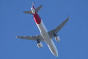 Morten 6 mai 2025 - EC-NJU over Høyenhall, det er Iberia Airlines som kommer med sin Airbus A320-251N fra august 2020 og heter María Bernaldo de Quirós. Sist jeg så den var 19 august 2023 og har denne serien nå. EC-NJU og EC-NJY