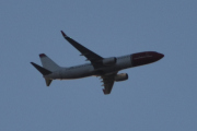 Morten 6 mai 2025 - Norwegian over Høyenhall, klokken er 20.50 og det er snart natta for meg. Jeg har ikke sett Norwegian den 6 mai før, bortsett fra i dag