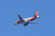Morten 13 mars 2025 - easyJet over Høyenhall