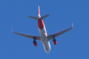 Morten 31 mars 2025 - easyJet over Høyenhall