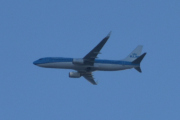 Morten 14 november 2025 - KLM Royal Dutch Airlines over Høyenhall, klokken er 11.35 og dem skal lande på Gardermoen flyplass. Jeg husker 14 november 2024 klokken 11.53, her var vi ikke så langt unna
