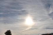 Morten 12 oktober 2025 - Jetfly over Høyenhall, klokken er 14.47 og jeg har fått greie på at Tina og Liv kommer på kvelden med Norwegian. Jeg husker at jeg så et jetfly den 12 oktober 2022 også