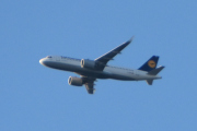 Morten 14 oktober 2025 - Lufthansa over Høyenhall