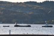 Morten 19 oktober 2025 - Widerøe over Drøbak, klokken er 16.19 og jeg står ved Sjøstjernen og tar bilde av Kambo Marina sin lekter med kran. Dette er en familiebedrift som har holdt på siden 1978. Akkurat da så kommer det et fly