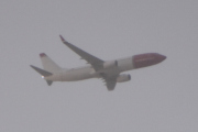 Morten 28 oktober 2025 - Norwegian over Høyenhall, klokken er 15.36 og dem skal lande på Gardermoen. Jeg husker 28 oktober 2018, da så jeg to av dem