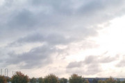 Tina og Liv 10 oktober 2025 - Berlin. Da har dem landet på Berlin Brandenburg lufthavn som ble åpnet i oktober 2020. Tidligere så var det to flyplasser her som het Schönefeld og Tempelhof. Nå får vi håpe på flere bilder senere, nå reiser jeg på hytta