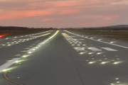 Tina og Liv 10 oktober 2025 - Gardermoen flyplass. Men si meg, har dem kommet seg inn i førerkabinen? Uansett, da ønsker vi dem god tur ned til Berlin