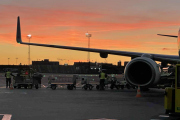 Tina og Liv 12 oktober 2025 - København lufthavn. Så da ønsker vi dem god tur hjem, og ser jeg et fly over Høyenhall rundt 20.30 så er det dem som kommer
