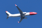 Morten 23 september 2025 - LN-NIK over Høyenhall, klokken er 11.12 og jeg tror det er Norwegian Air Shuttle AOC som kommer med sin Boeing 737-8FZ fra 2010