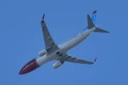 Morten 23 september 2025 - LN-NIO over Høyenhall, klokken er 13.28 og det er Norwegian Air Shuttle AOC som kommer med sin Boeing 737-81M fra 2008 og har UNICEF malt på halen. Jeg har mange bilder, nå skal vi se om vi finner deg i september. Vi har 17 september 2023, men nå kom du til Norwegian i mars 2022