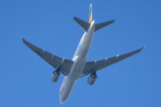 Morten 24 september 2025 - ET-BAB over Høyenhall, klokken er 16.28 og det er Ethiopian Airlines Cargo som kommer med sin Boeing 777-F fra januar 2025. Da ble det enda et fly i registeret mitt, jeg har ET-BAC fra før av