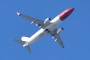 Morten 24 september 2025 - SE-RPF over Høyenhall, klokken er 15.27 og det er Norwegian Air Sweden AOC som kommer med sin Boeing 737-8JP fra 2016. Den så jeg første gangen 2 september 2021, og den kom til Norwegian Air Sweden AOC i mai 2021
