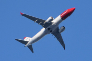 Morten 28 april 2026 - LN-FGG over Høyenhall
