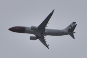 Morten 13 mai 2026 - LN-FGF over Høyenhall