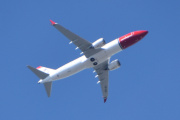 Morten 4 mai 2026 - LN-FGF over Høyenhall