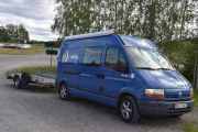 Fredag - Nå kan dere lure på hvilken bil som var på hengeren, men han skal kjørre rally i morgen