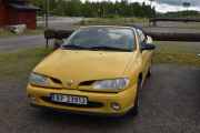 Så har vi en trønder, det vil si at han er norsk han også. Og dette er en Renault Megane Cabriolet fra 1998. Ikke veteran riktig enda, men den har kjørt over 60 mil for å komme hit