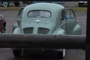 Så kommer det en norsk Renault 4CV fra 1955, nå begynner vi og bli mange. Men du var da veldig gammel, kanskje den eldste på treffet?