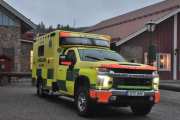 Men så kommer ambulansen fra Dalarna med sin Chevrolet fra 2021, den har 451 HK, så her snakker vi. Nå håper jeg ikke noe er galt