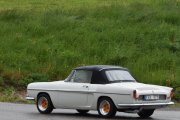 Renault Caravelle fra 1968 er på vei til parkeringen, jeg er litt spent på hvor mange biler vi blir til sammen
