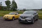 Så da har vi to Renault Megane Cabriolet her i dag, dem står bare ikke ved siden av hverandre. Men så har vi en Renault Espace fra 2015 ved siden av, den eneste til nå