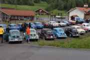 Men her har vi da fem Renault 4CV parkert ved siden av hverandre, jeg tror ikke jeg har et sånt bilde fra før