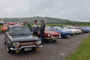 Historisk bilde, to Renault Caravelle og en Renault Floride, sammen med en Renault 10 med tre trøndere, som ikke bryr seg om vær