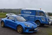 Her passer fargene til hverandre, Trønder Goeletten har fått selskap av en svensk Alpine Renault A110 fra 2019