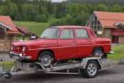 Nå har vi tre Renault 8 major her og da fant jeg ut at en sånn har 50 hestekrefter. Sånt har Magnus i hodet, så jeg imponerer ikke