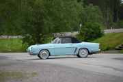 Så får jeg antennene ute, det passerer en Renault med kjøleribber på siden forbi meg. Jeg ser den aldri igjen, men dette må vel være en  Renault Floride fra rundt 1959 til 1963?