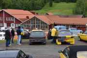 Men nå begynner Romme Alpin rally, ser dere at begge bilene har veltebøyler på innsiden?