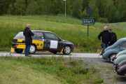 Han K. Eriksson som kjører denne bilen har ikke hjelm og mangler kartleser