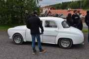 Renault Dauphine Gordini fra 1962, jeg har lest at en sånn akselerer fra 0 til 100 på 27 sekunder og topphastigheten er i nedoverbakke 130 km/t