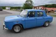 Og hvem står her? Jeg tror det er en Renault 8 Gordini fra 1965. Den så jeg faktisk i 2015 når den kjørte rally, det er 10 år siden det