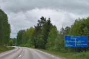 Men nå kommer jeg til et veikryss hvor jeg burde kjenne meg igjen, da er vi ved Stöllet. Her krysser riksväg 62 den berømte E16 som går fra Londonderry i Nord-Irland og ender i Gävle i Sverige
