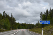 Jeg tok bilde av dette skiltet i juni 2019, da skrev jeg at nå er vi i Dalarnas Län som ligger i Malung-Sälens kommune. Det bor 	286 333 i Dalarnas Län nå, hvor mange bodde det der i 2019?
