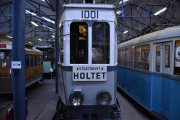 At trikken var smalere før i tiden er helt sikkert, denne karret seg oppover Ekebergskrenten til den kom til Holtet