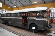 Det er en gammel Volvo fra 1953 som Ringeriksruten A/S hadde, nå må vi se om det er den samme bussen jeg tok til Hønefoss