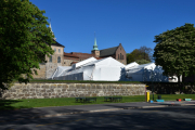 Vi tar samme veien tilbake, Kongens gate og her pusses det opp ser jeg