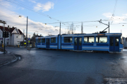 Har du stått midt i Storo krysset og tatt bilde av trikken? Ikke gjør det, bilene tuter på deg!