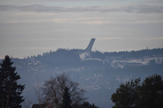 Fra parkeringsplassen der jeg skal gå inn ser vi Holmenkollen