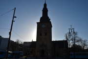 Jeg står foran Oslo Domkirke og må hjemme meg for solen, derfor litt motlys. Men tre bytrikker på en gang var ikke dårlig da