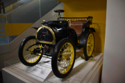 L’Atelier Renault, 53 Champs-Elysées Paris