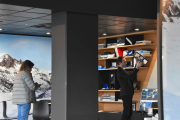 Le Studio Alpine Boulogne - Det er en bil som blir solgt i butikken denne dagen, selv om den er i en mindre utgave
