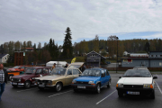 Fra vestre, først senior så Renault 4, Renault 16, Renault 5 og til slutt en Renault Fuego