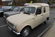 Så kommer det en Renault R4, skal jeg gjette modell sier jeg 1988