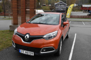 Så kommer vi til noen nybiler og dette er en Renault Captur. Skal jeg gjette modellen her så tror jeg det er en 2014 modell