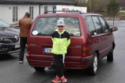 Men så møter jeg en sjekk kar som ikke vil fortelle meg hva han har bak i bilen, men det jeg ser er jo at den er full av Renault deler
