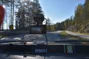 Motorveien er lagt bak oss og nå er vi på landet. Kamera er slått av, vi venter til de andre dukker opp