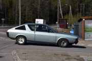 Det er formannen vår som kommer i sin Renault 17 TS fra 1978